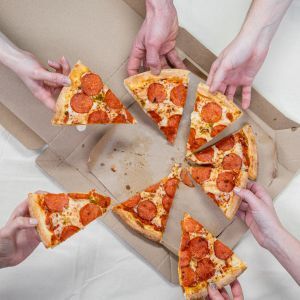 Pizza Boxes That Keep Heat In & Grease Out: How to Choose for Delivery